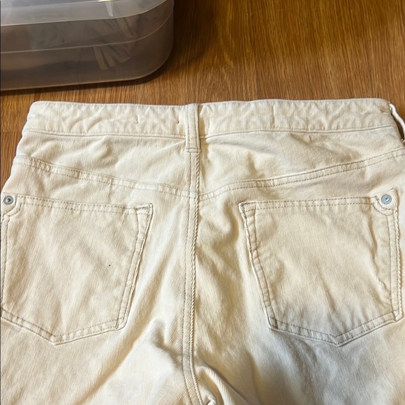 Anthropologie Cream High Rise Jeans size 30. Never worn - Picture 5 of 5